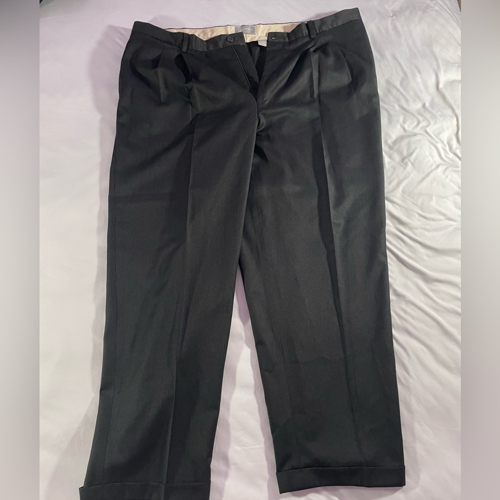 old navy dress pants men 42x30 black wool fashionable Great condition